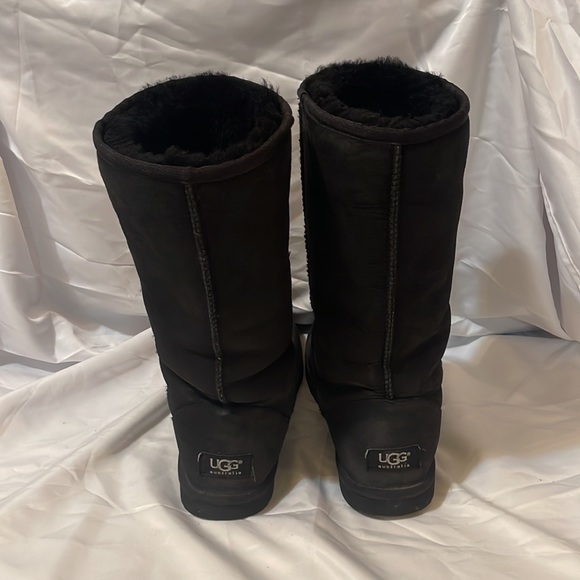 Ugg Australia Winter Boots - Picture 4 of 7
